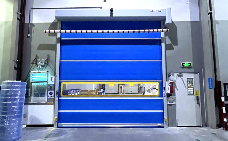 防靜電快速卷簾門:保障工業(yè)安全的新利器插圖2 防靜電快速卷簾門:保障工業(yè)安全的新利器插圖2
