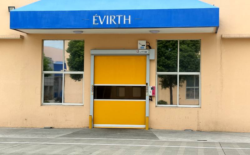 可以在工廠通道用的高頻通道門插圖