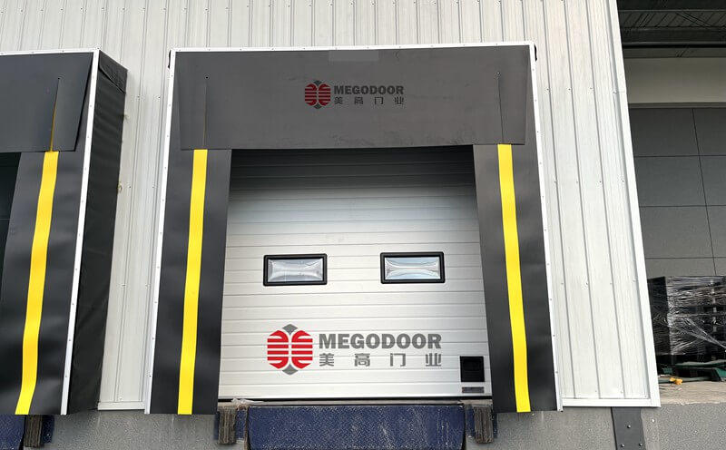 無(wú)錫防雨防蟲機(jī)械式門封：打造高效密封的室外裝卸解決方案縮略圖